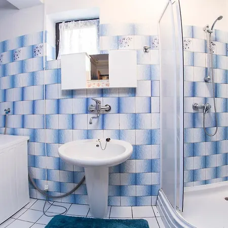 Braun Apartment *